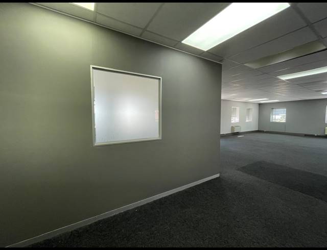 188.25M² OFFICE TO LET IN RIVONIA